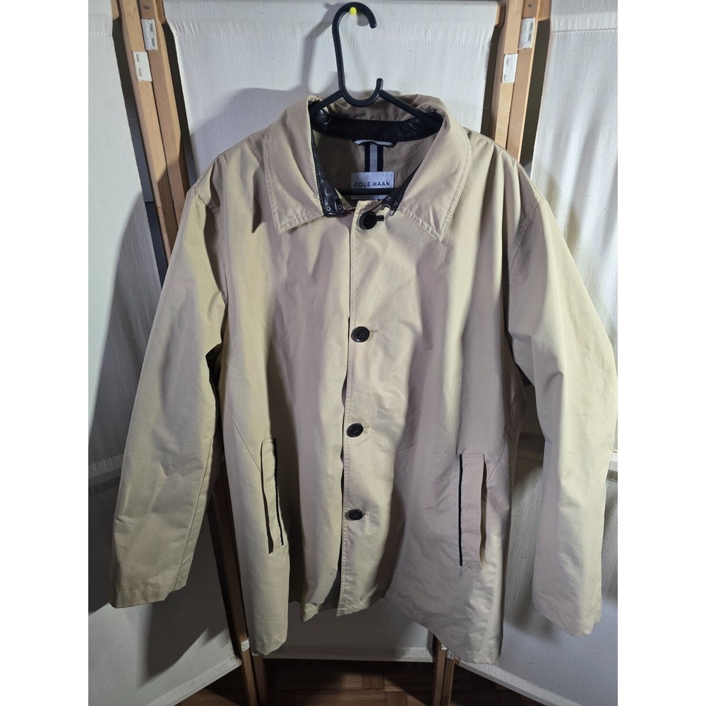 COLE HAAN SIGNATURE COAT SIZE XL WITH REMOVABLE VEST COLOR BEIGE